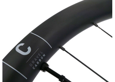 Black customization of AIVEE.GRAVEL CARBON MAX® wheels