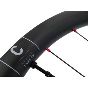 Red customization of AIVEE.GRAVEL CARBON MAX® wheels