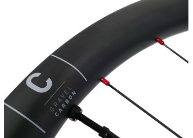 Personnalisation orange des roues AIVEE.GRAVEL CARBON MAX®
